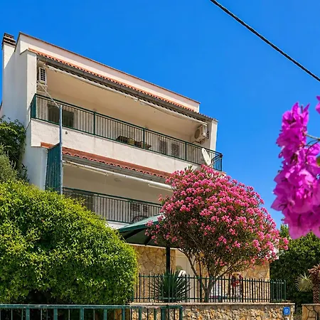 Appartement In With Wifi Maslenica